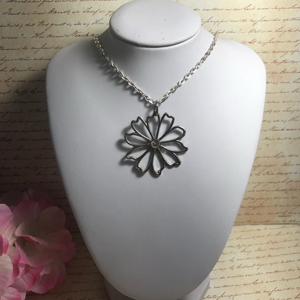 handmade silver flower necklace ( 5 for $20 ) - Picture 4 of 5